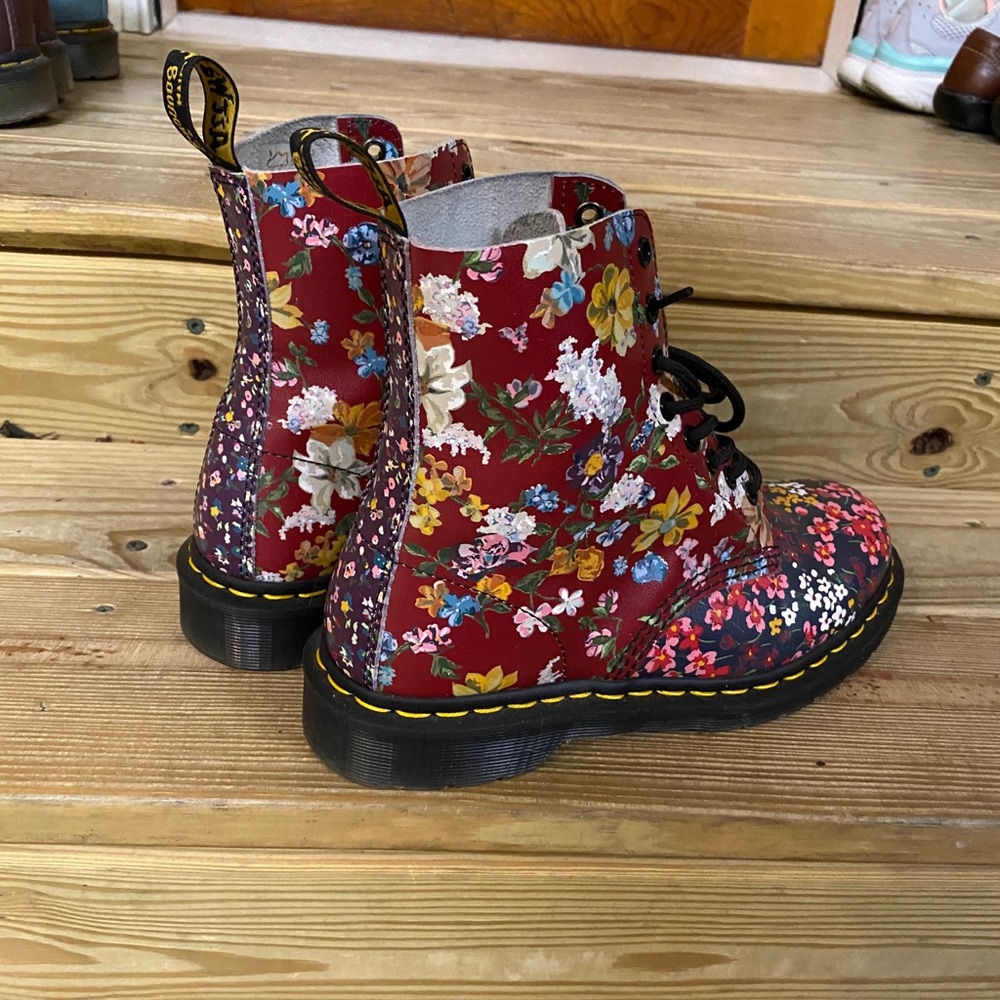 Floral Dr Martens